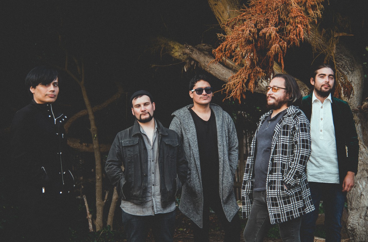 Alodia presenta “Los Gatos” de su disco debut