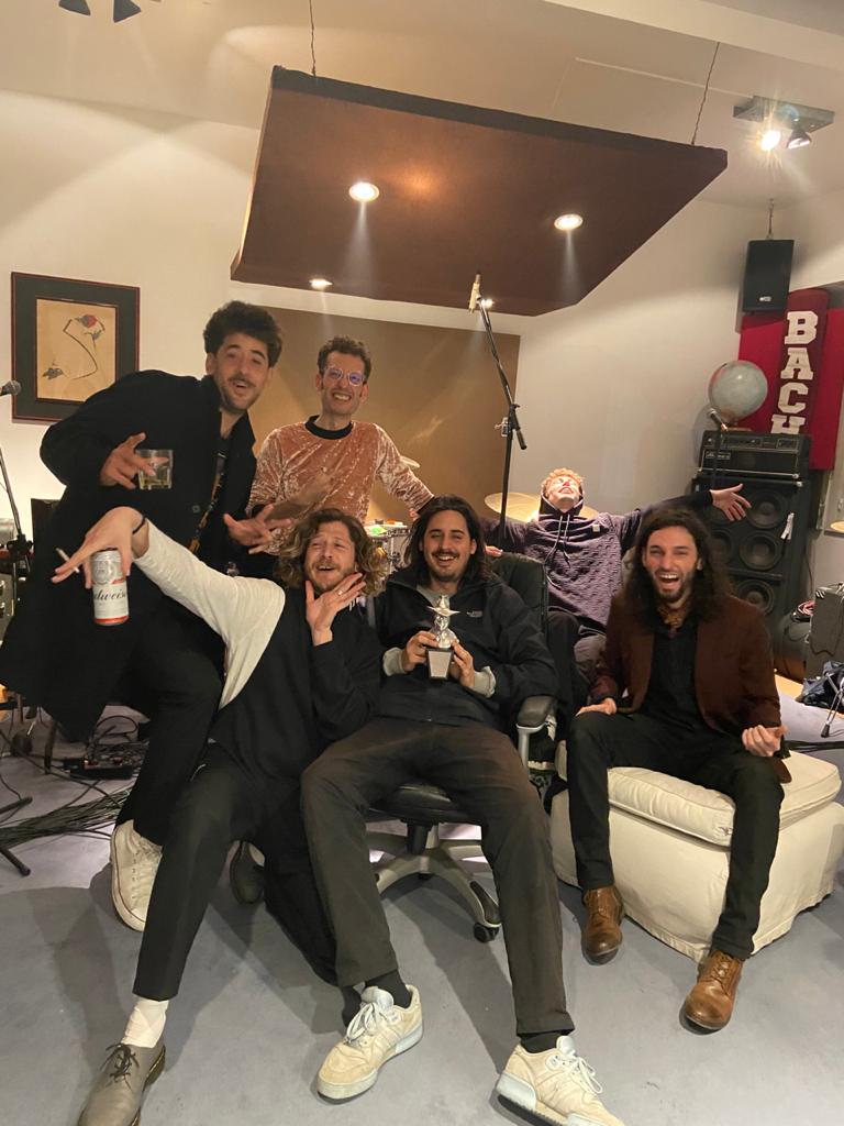 Bandalos Chinos comienza su gira por el país y anuncia show en CDMX con Caloncho