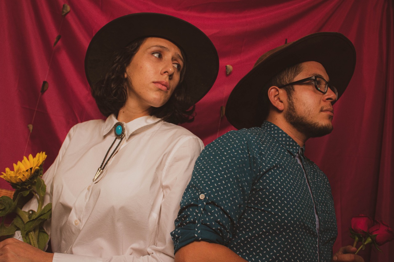 Inda Midland nos llena de nostalgia con «Cenizas»