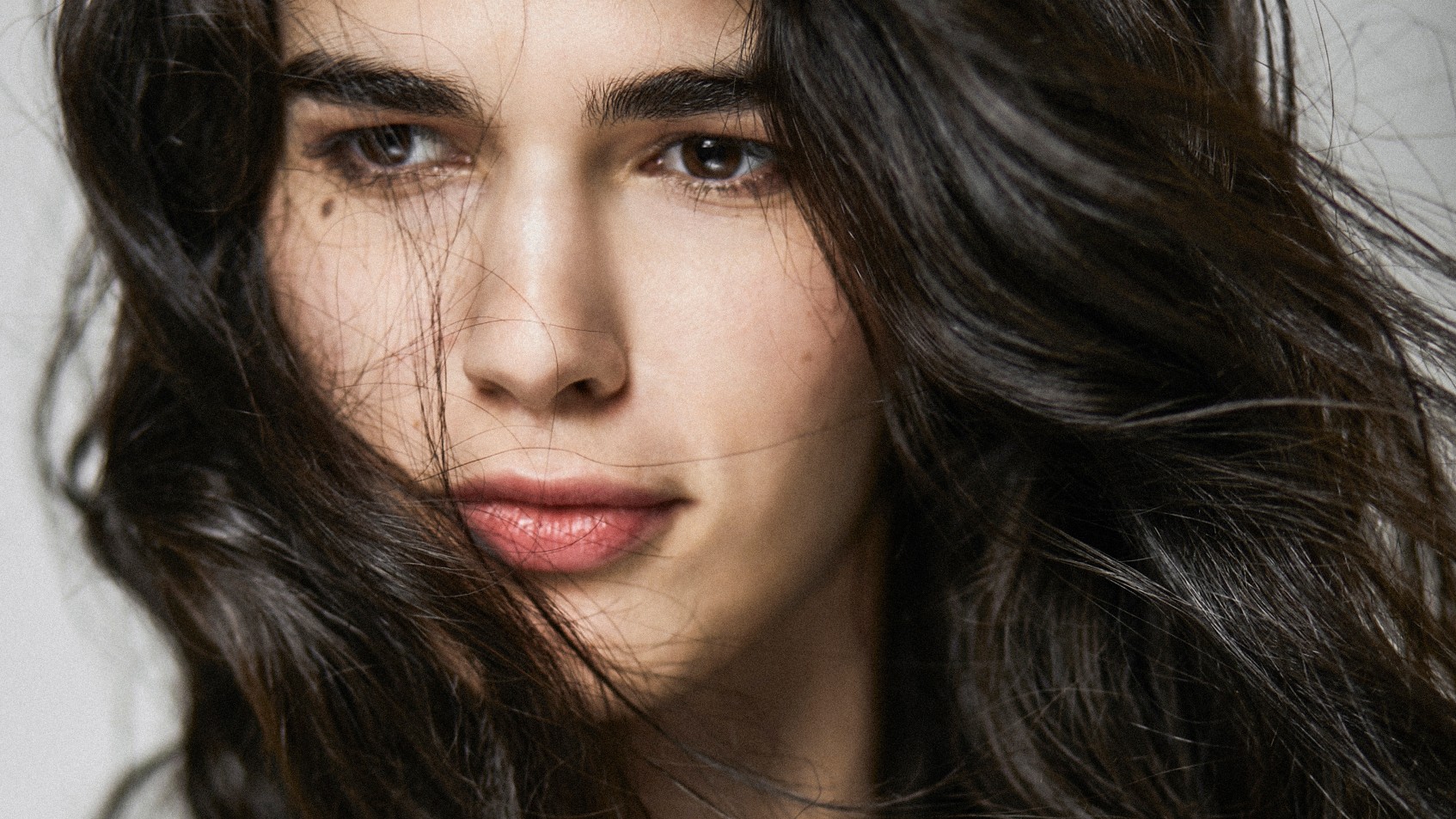 Ya salió “Un amoroso asunto”, el álbum debut de la argentina Doble Valentina