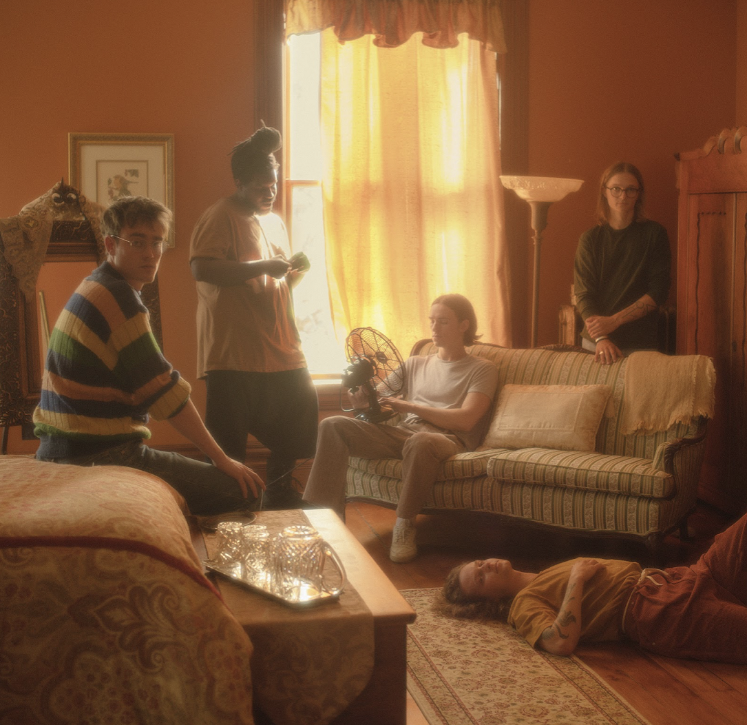Escucha LP3, el brillante nuevo álbum de Hippo Campus