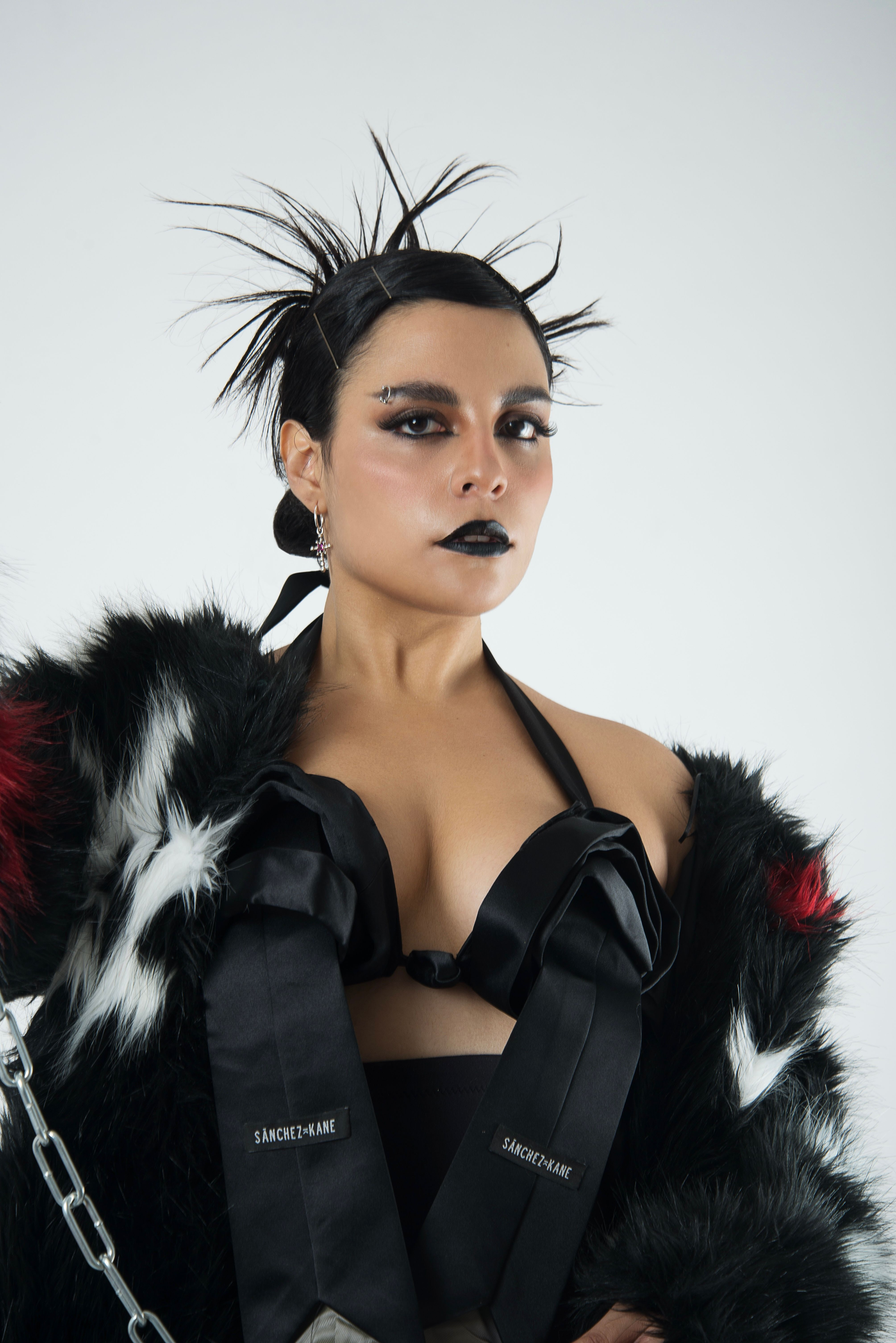 Girl Ultra lanza «Punk» con la colaboración de Little Jesus