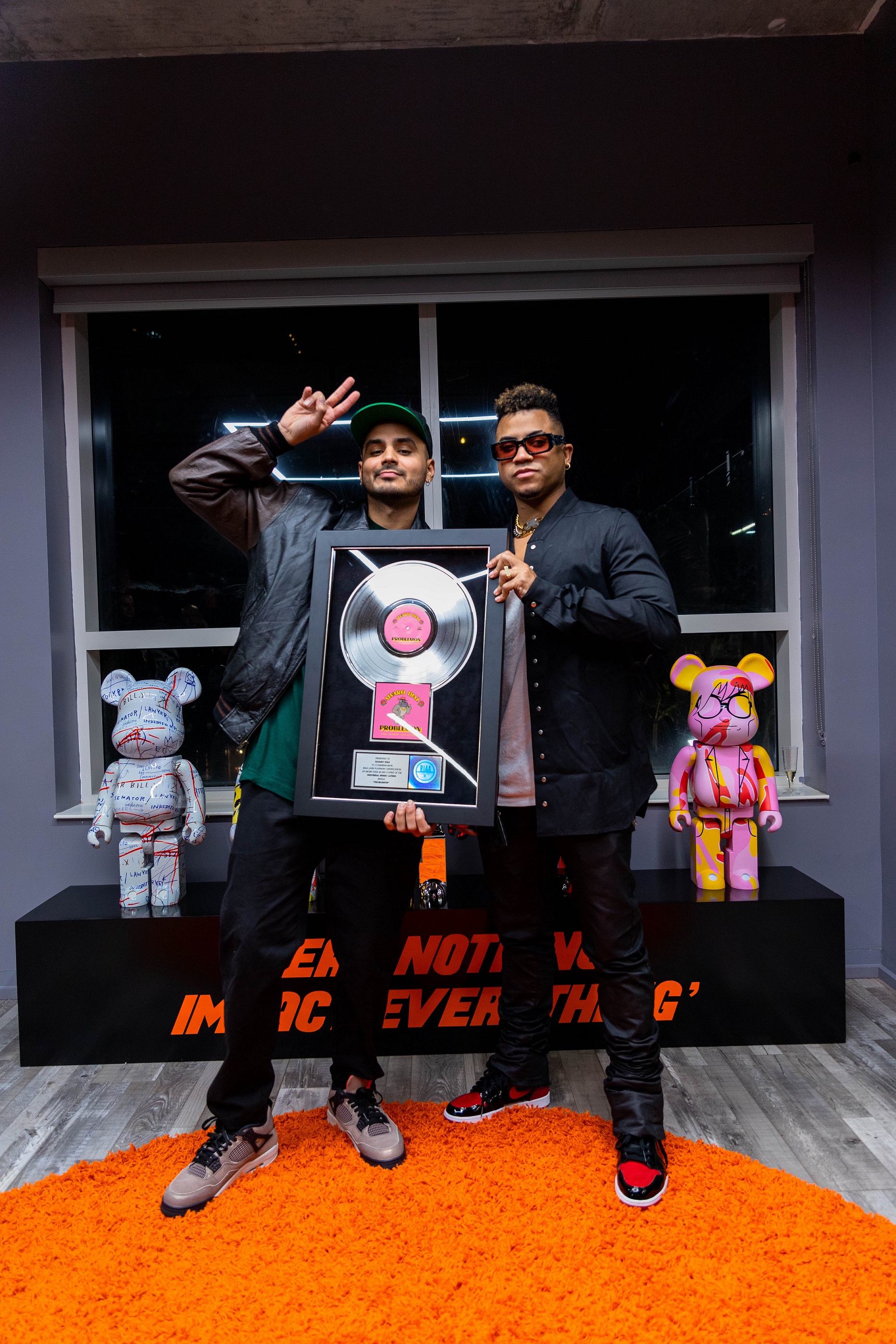 «Problemón» de Álvaro Díaz y Rauw Alejandro recibe certificación platino del RIAA Latino