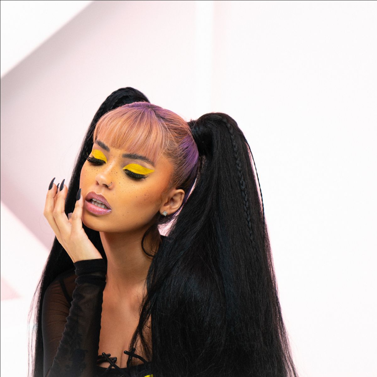 Andrekza lanza una poderosa oda a los inmigrantes y a Venezuela: «Oro Negro»