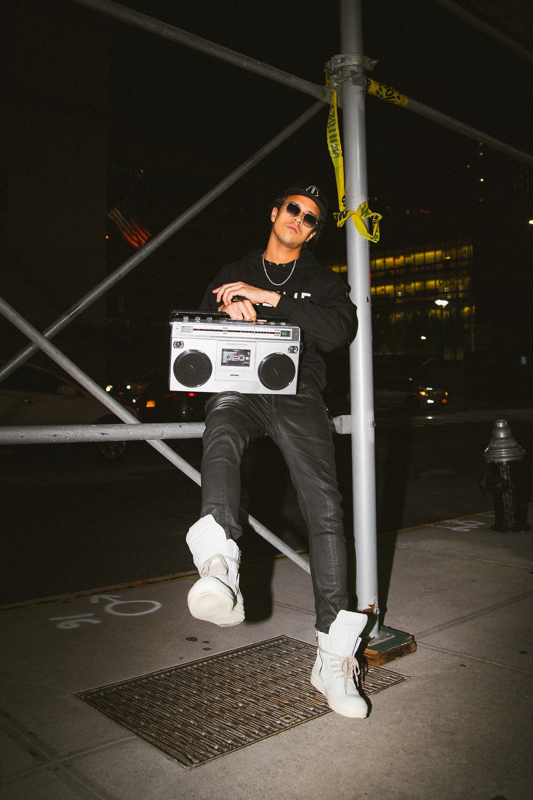 LASTMONDAY comparte su nuevo sencillo «Para Ti», con un sample de «Cobarde» de Ximena Sariñana