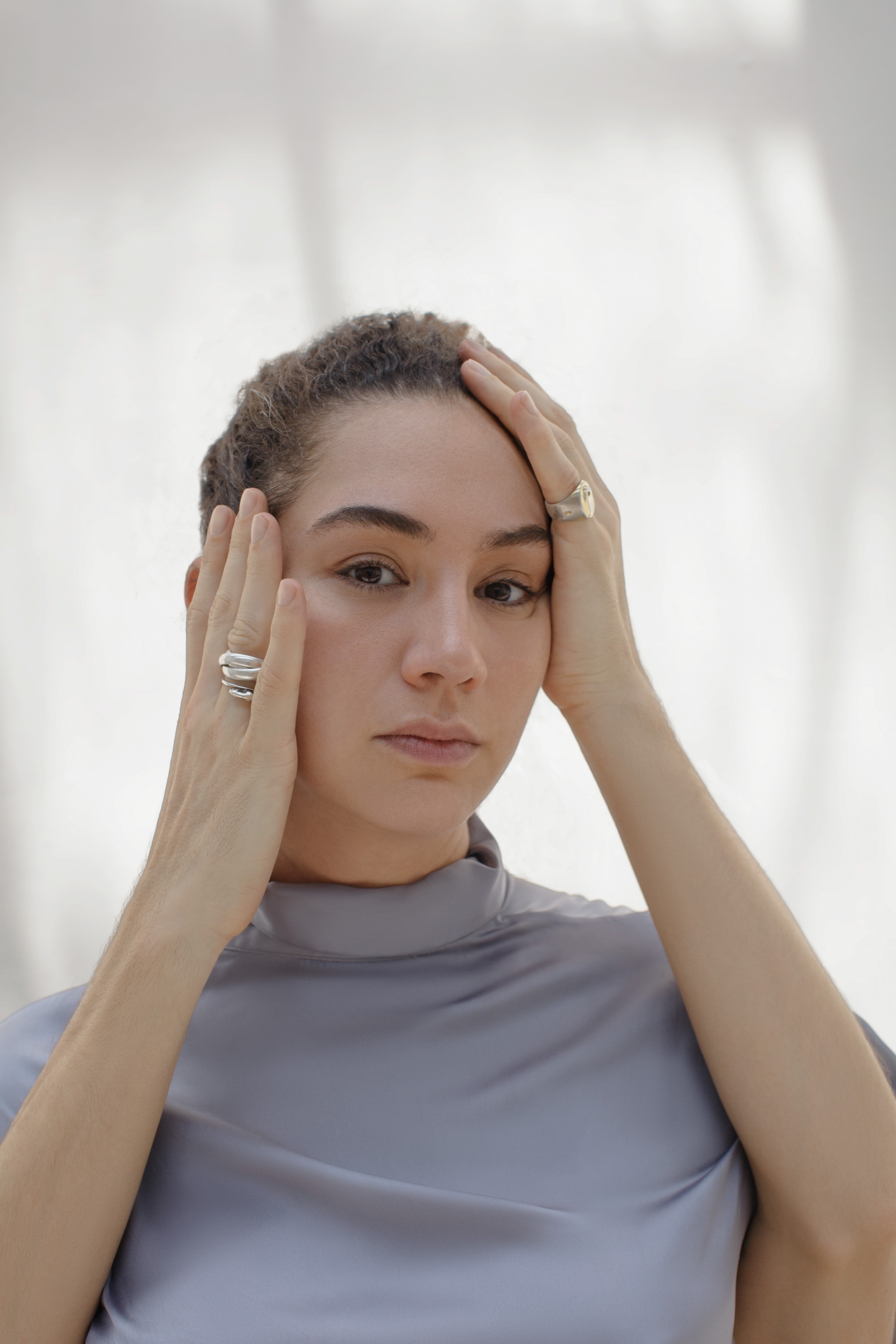 Paola Decanini estrena DUAL, un viaje sin dolor al pasado