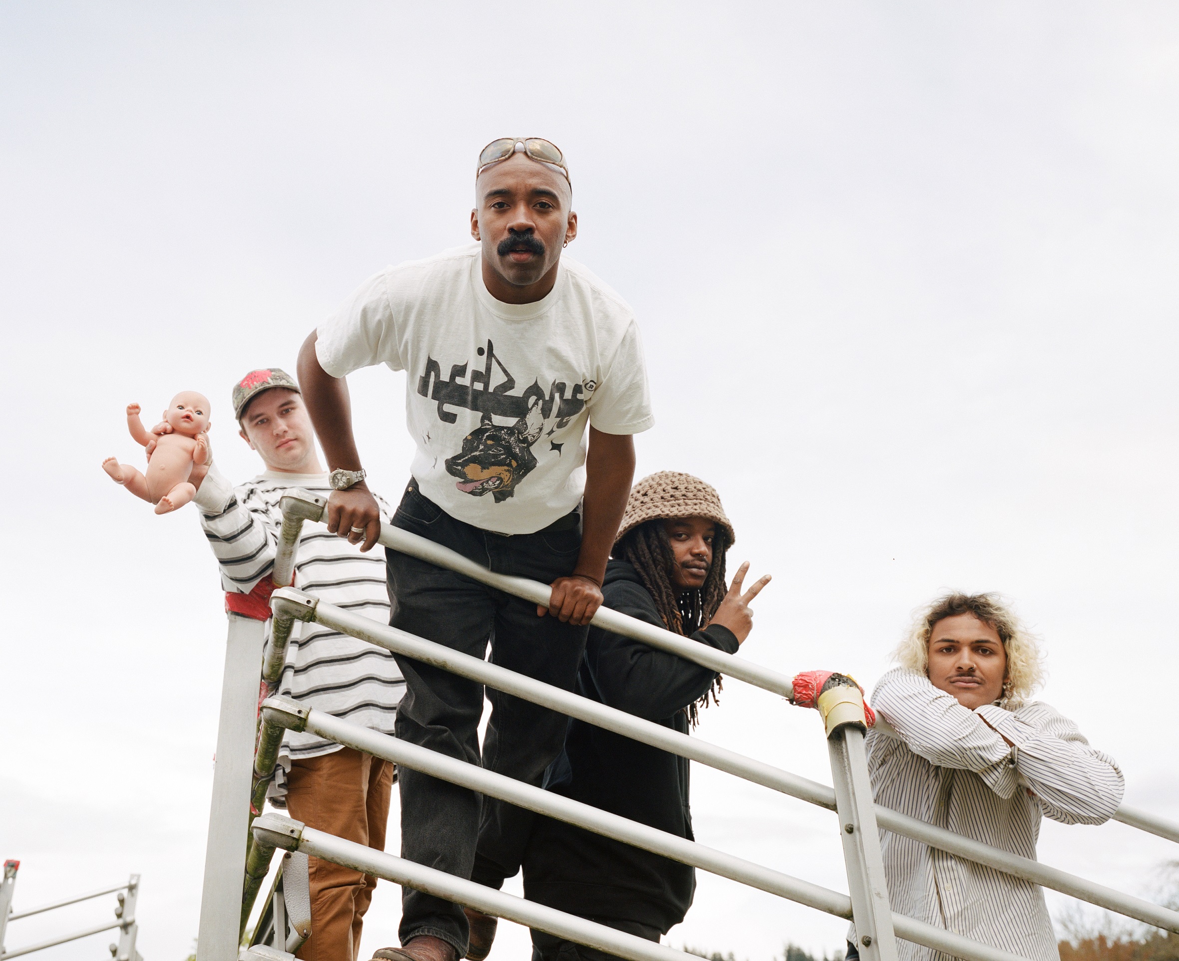 Enumclaw anuncia su anticipado álbum debut Save the Baby y estrena el sencillo «Jimmy Neutron»