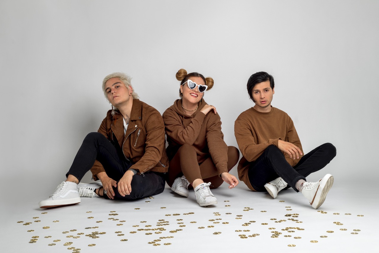 Escucha el sencillo «Malibu» de su EP debut «Sigamos con e Trip»