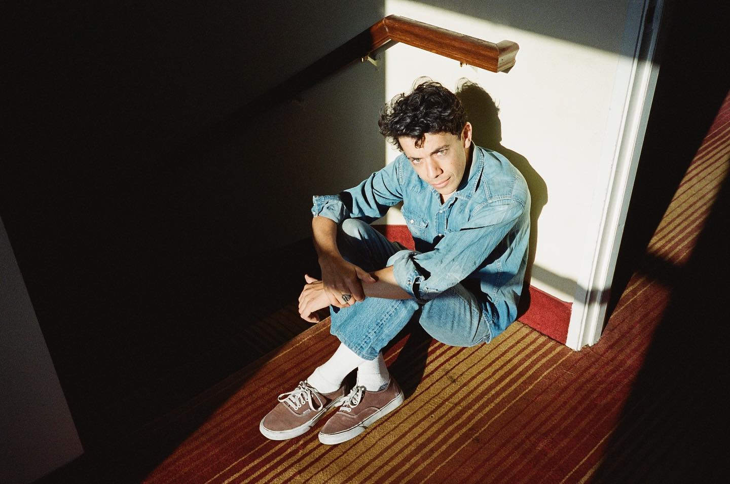 Windser estrena su nuevo sencillo «Friends I Barely Now» con el que presenta su nuevo EP como solista