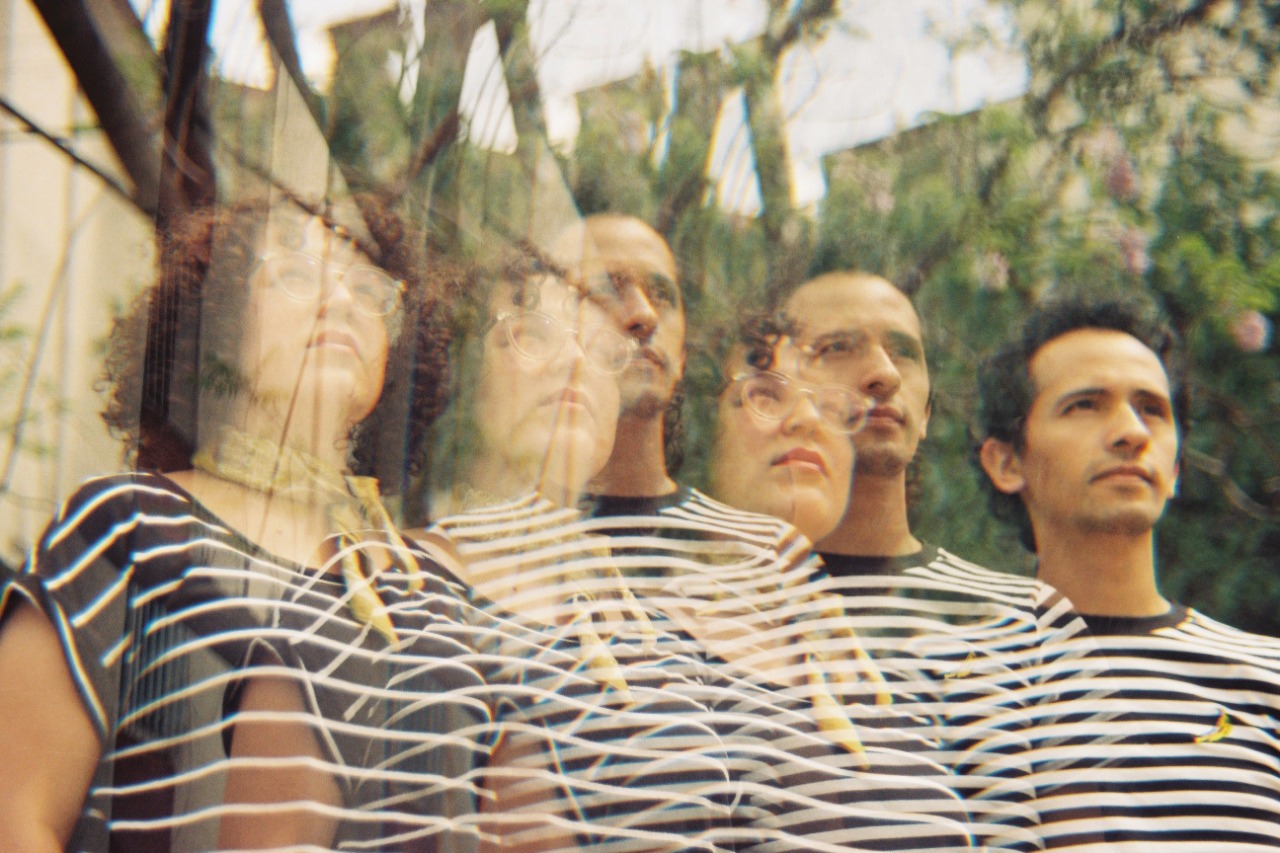 Sundarbans presenta un tema con un sonido detallado que tiene una vibra relajada y elegante a la vez: “Retroavangarda”.