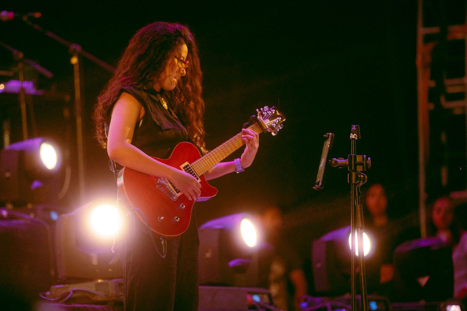 ELEONOR TE INVITA A BAILAR EN LA PLAYA LA CANCIÓN DE LAS GAVIOTAS