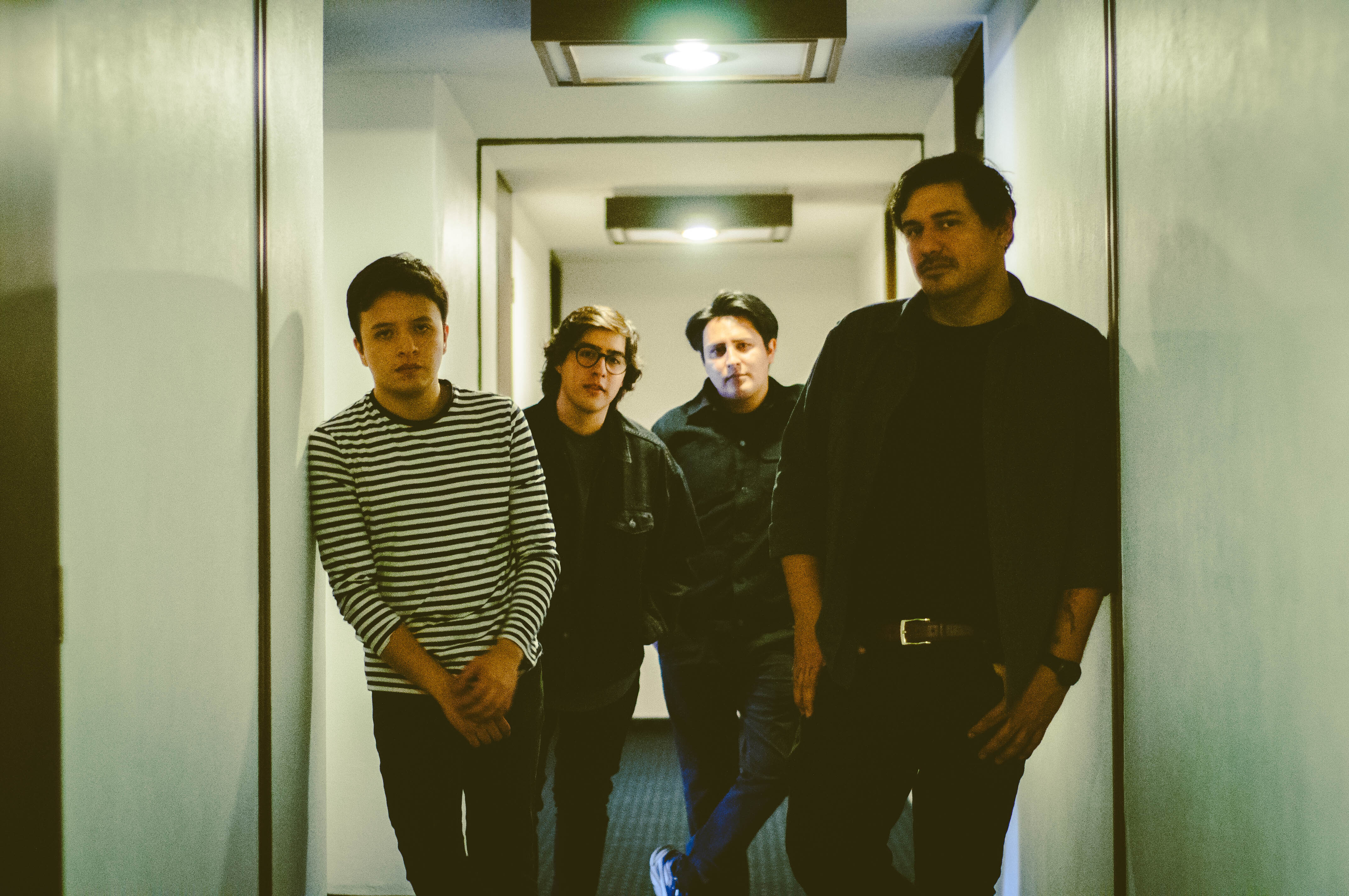 ISLAS ESTRENA «UN CUARTO DE HOTEL» LA SEGUNDA ENTREGA DE SU PRÓXIMO ÁLBUM