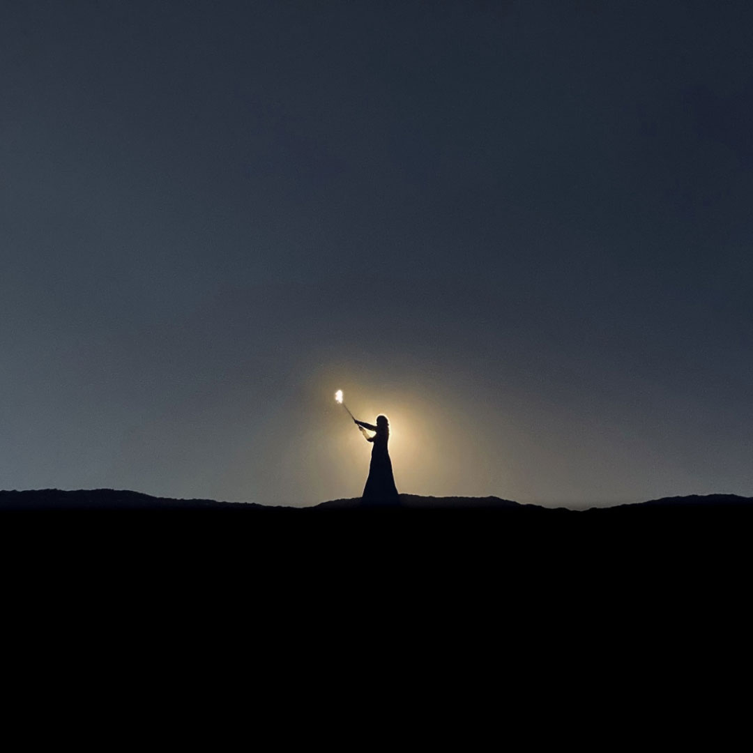 Acantilados: La Zorra Zapata explora las dualidades en su segundo álbum