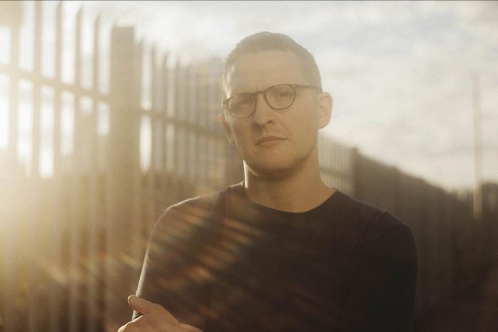 Floating Points comparte su nuevo sencillo: «Someone Close»
