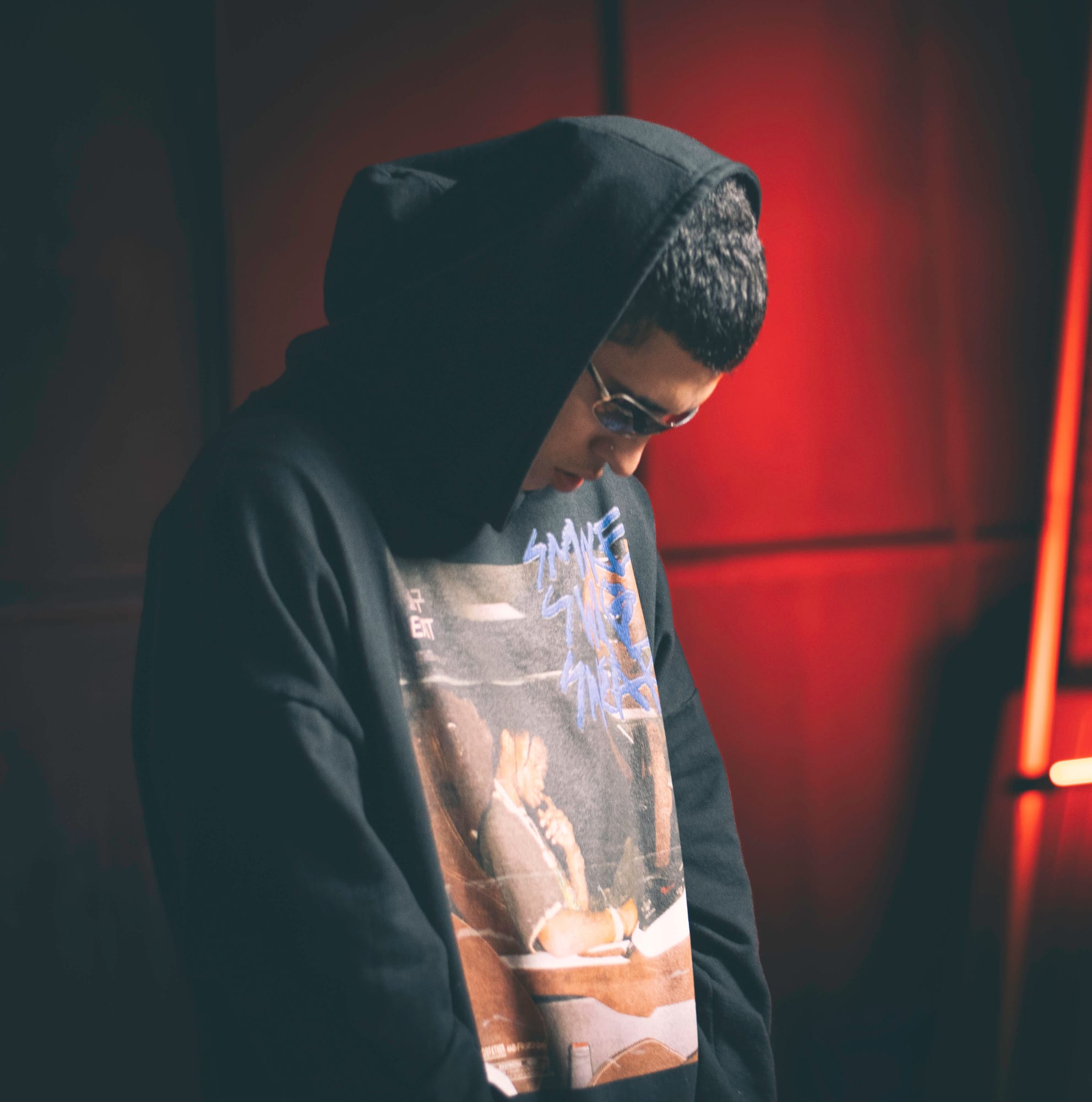 NIKILLO YB NOS PRESENTA “REBOLU”