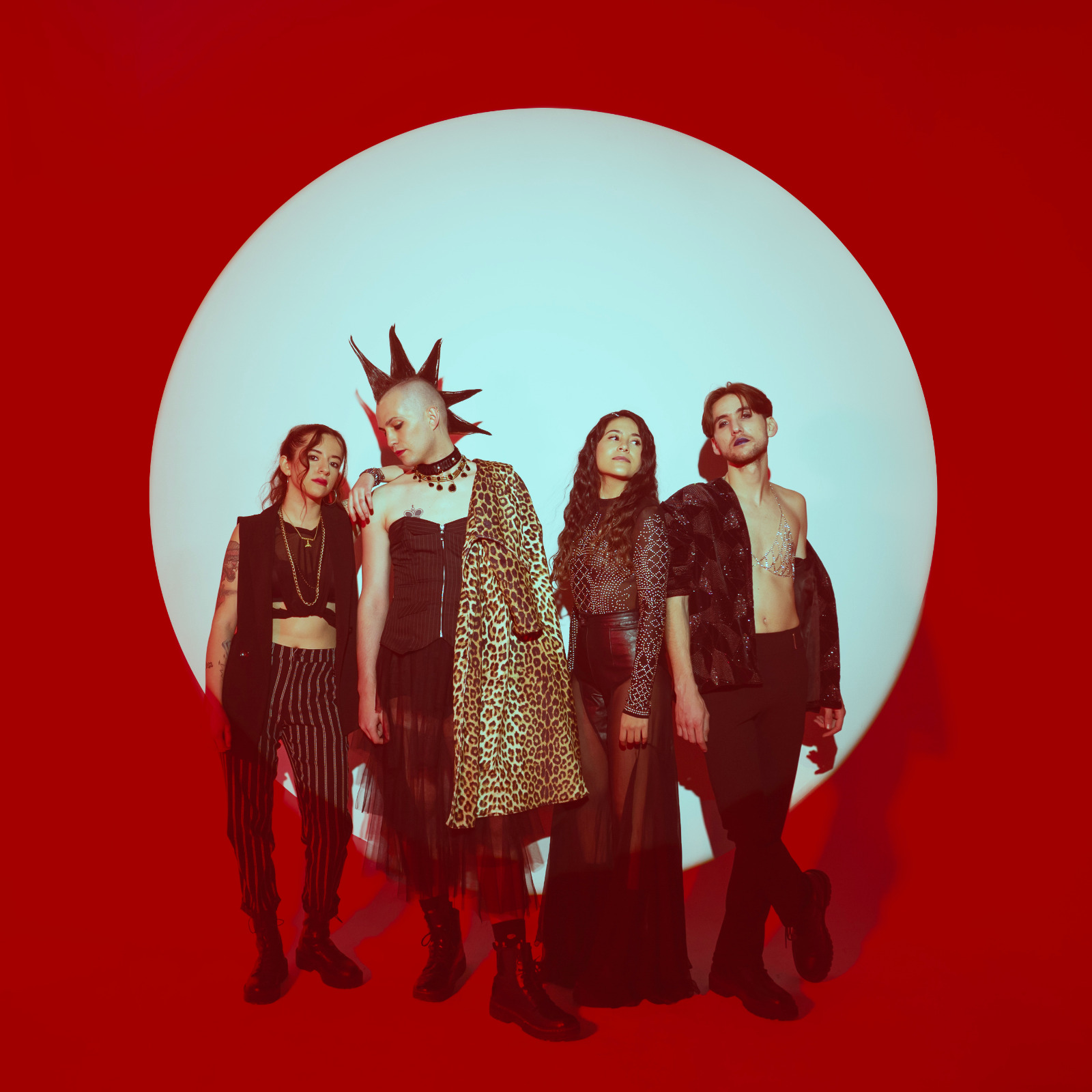 «Que se enteren» es el nuevo sencillo de Dimitri y las brujas