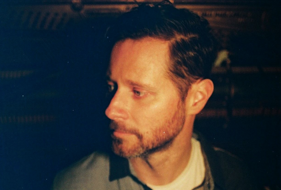 Escucha «Say When» lo nuevo de Dan Mangan donde expone sus anhelos y fracasos