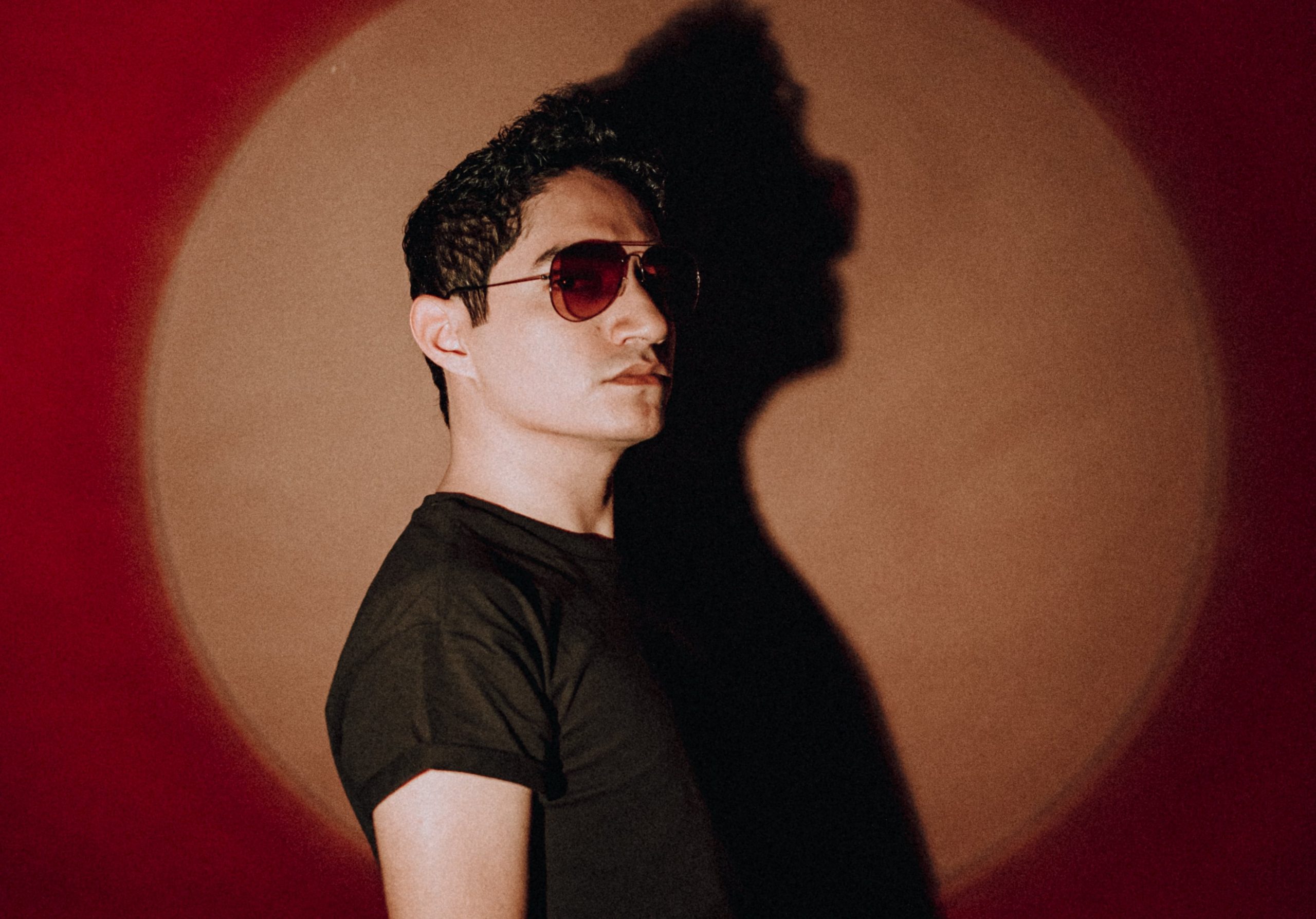 Luigi Gambetta debuta en el r&b con «Aléjame de Ti»