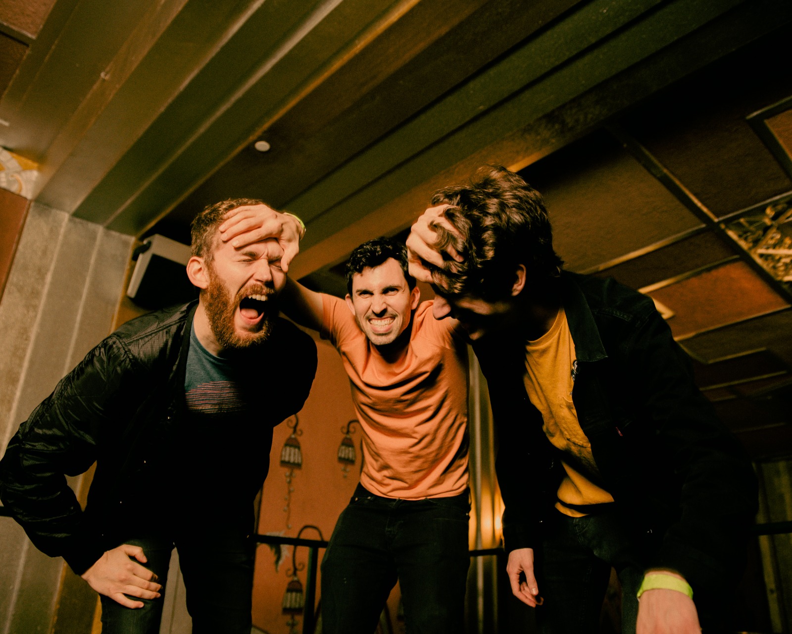 El trío de indie rock The Rare Occasions, presenta el nuevo sencillo «Black Balloons»