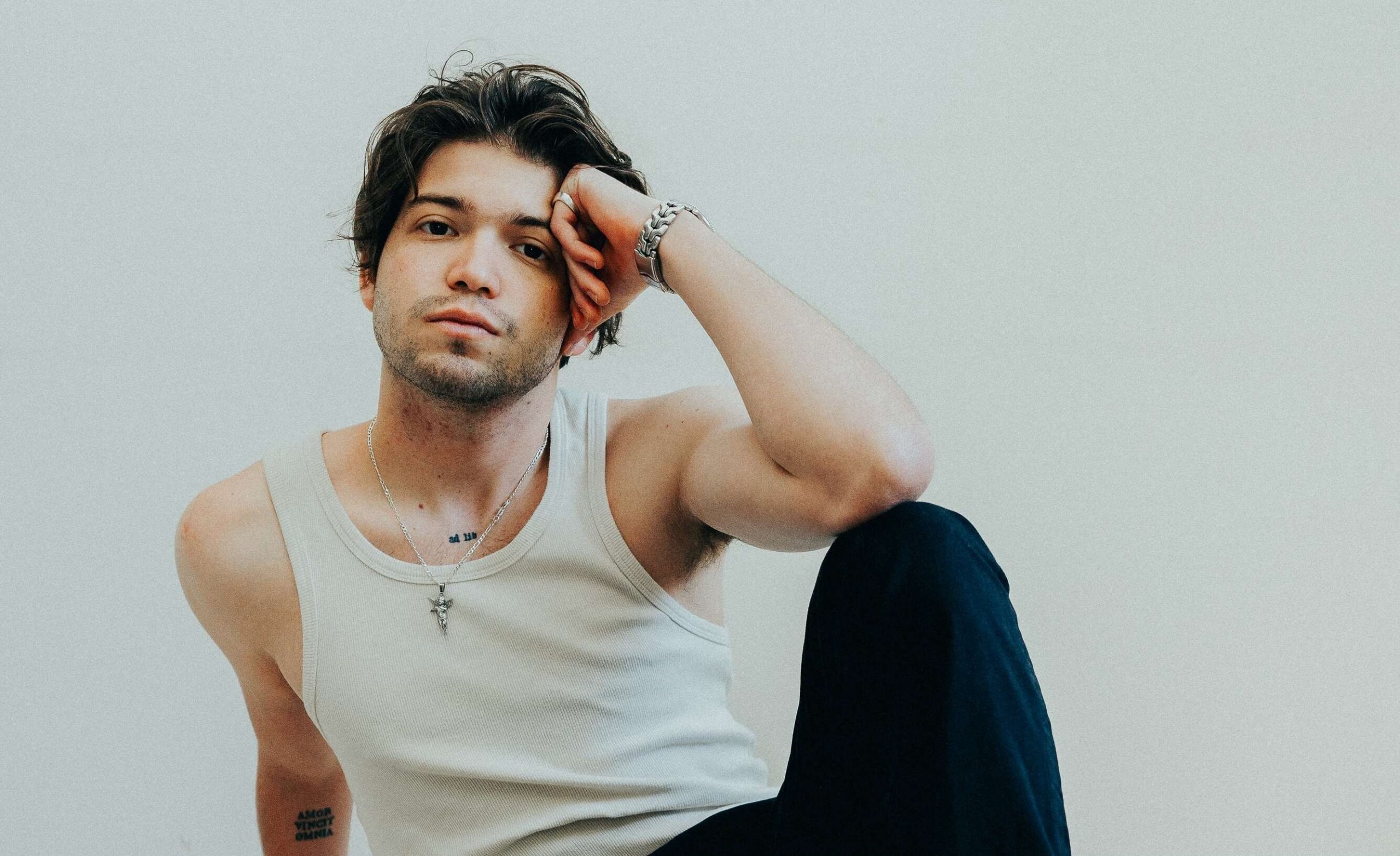 Desde Mérida: Henriq llega a paso firme con estreno musical