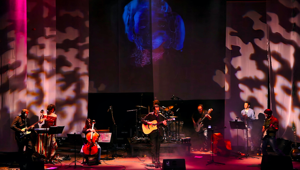 Luz, Arena y Llanto»: un disco que rompe con lo convencional.