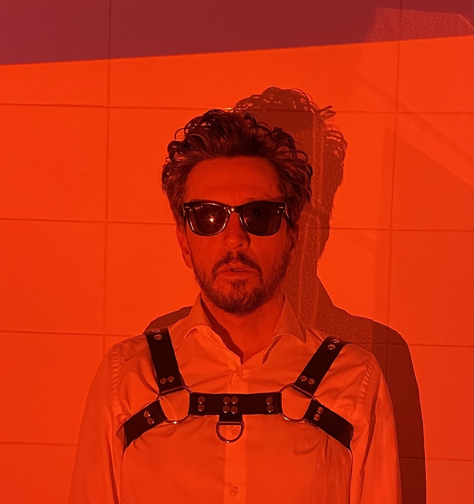 Discos Panoram presenta: “Lo Dijo Tu Mirada”, el nuevo sencillo de El Dependiente