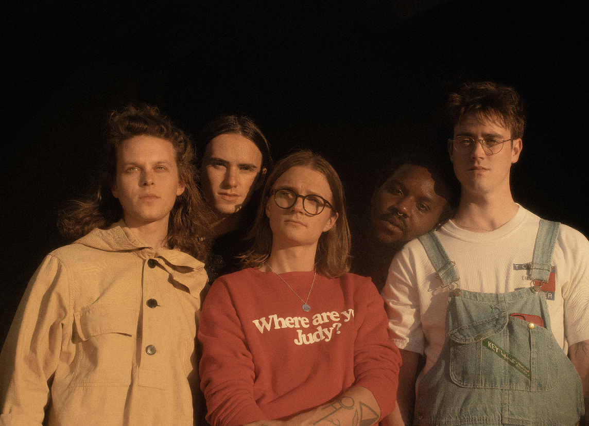 Hippo Campus comparte la efervescente y despreocupada «Ride or Die»