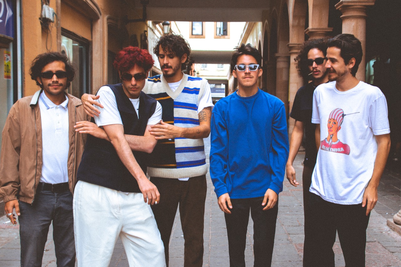 LOS FLAKOS ESTRENAN SENCILLO «NORA»