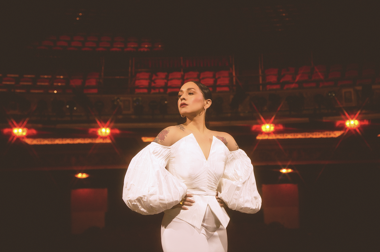 Carla Morrison abrirá los shows de Coldplay en México