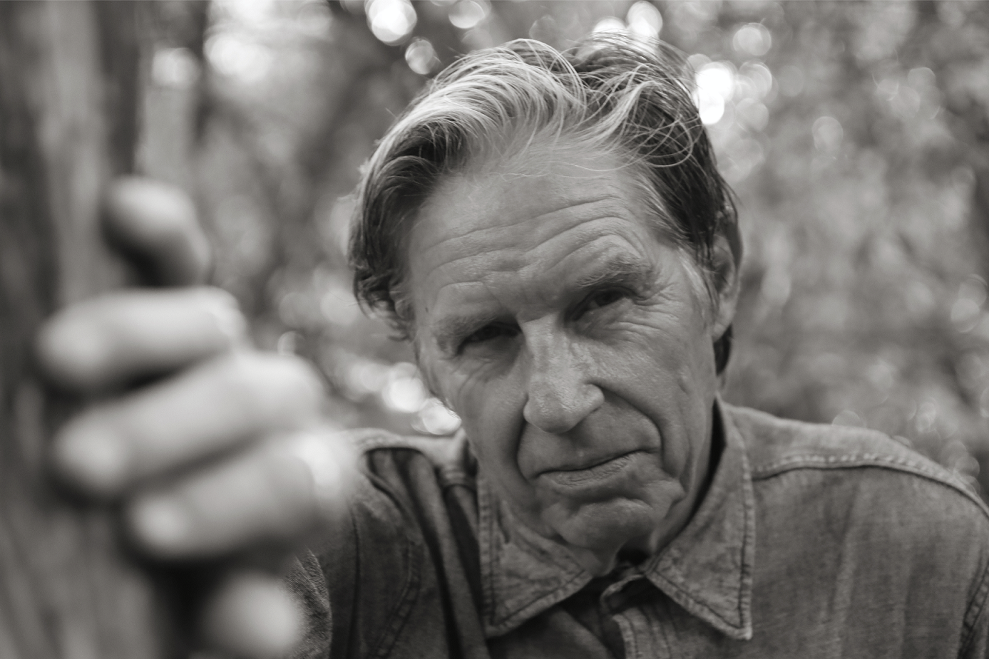 John Doe anuncia su nuevo álbum Fables in a Foreign Land y estrena el primer sencillo «Never Coming Back»