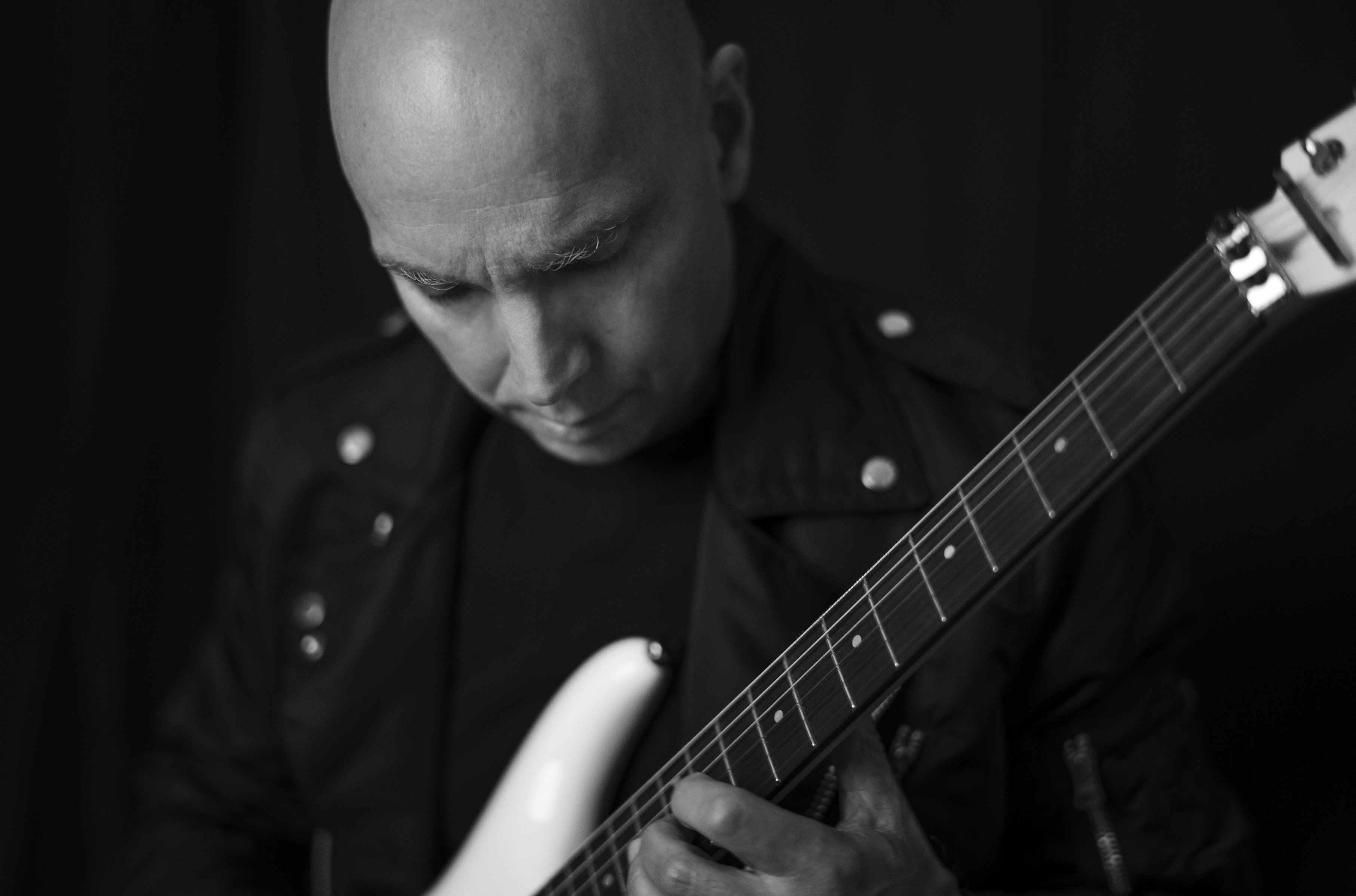 Joe Satriani lanza su álbum «The Elephants of Mars»