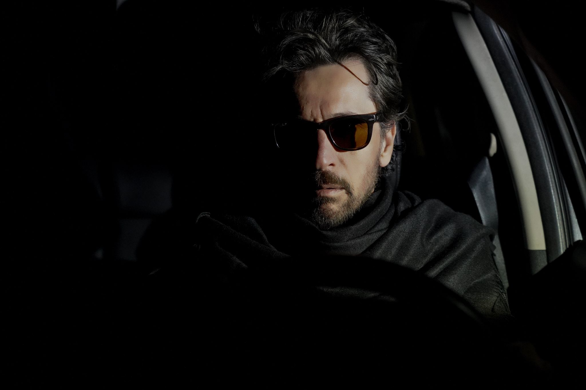 El Dependiente presenta “Desorbitante”, su nuevo sencillo