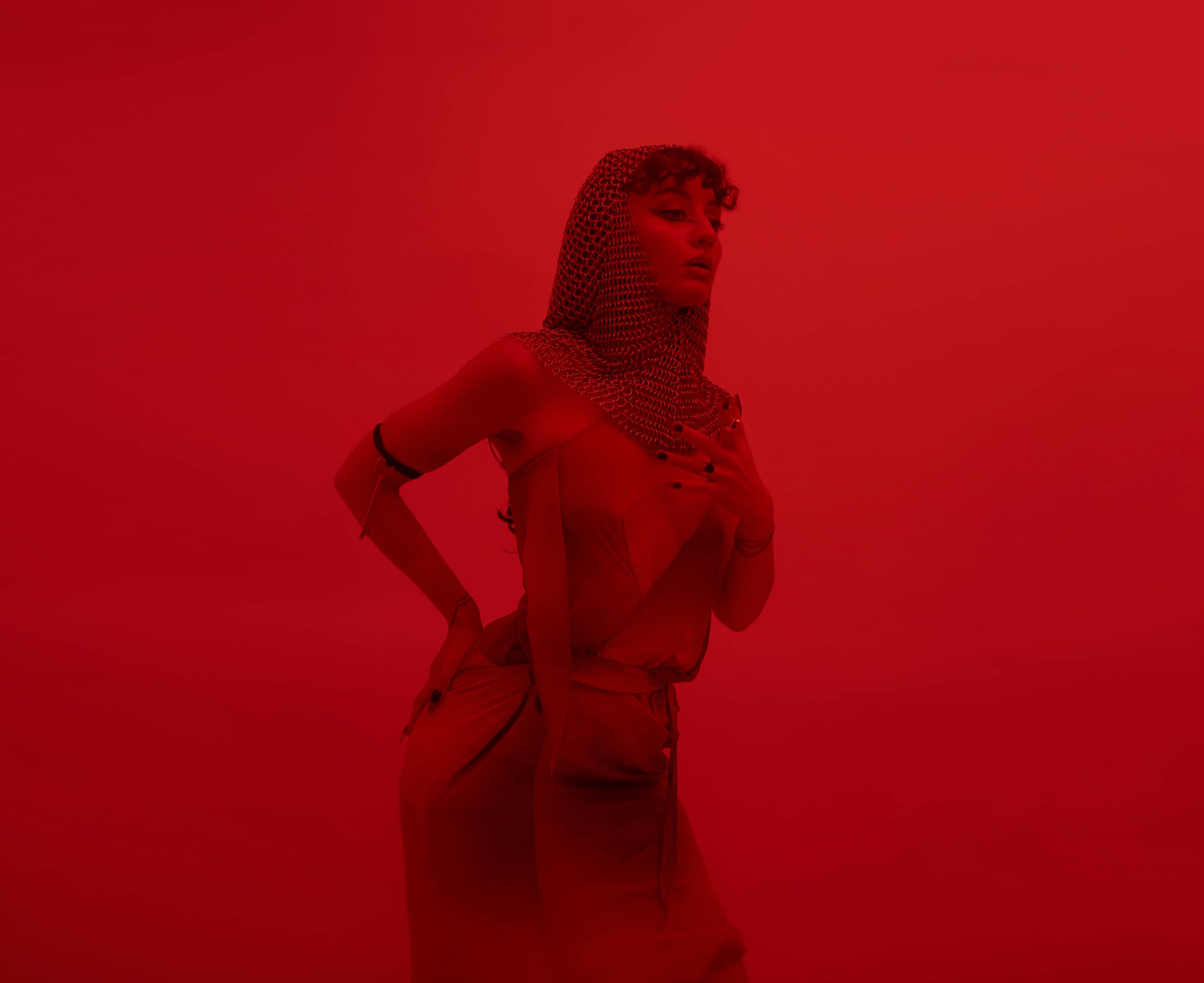 Fiebre presenta su nuevo EP «Feroz»; Un acto teatral que inicia en parodia y termina en la ferocidad