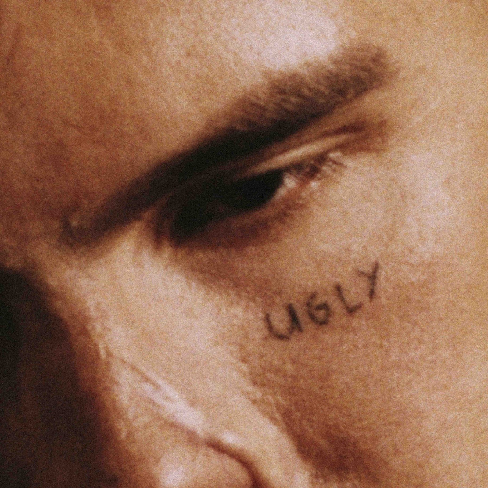 slowthai lanza su tercer álbum de estudio: UGLY