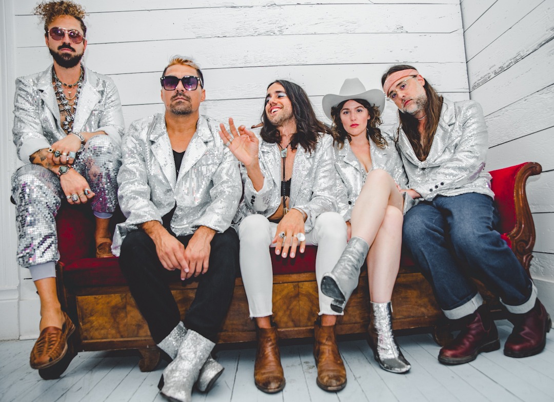 Escucha «Not New» el nuevo sencillo de The Bright Light Social Hour