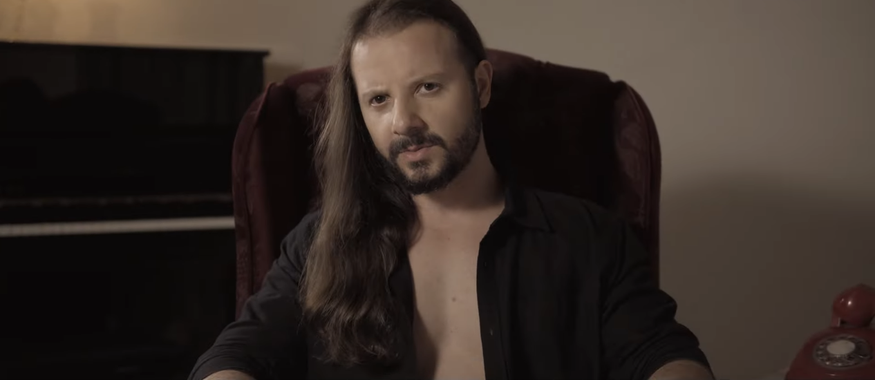 Conoce la historia detrás de «Huirás» el nuevo sencillo de Gazel | Entrevista