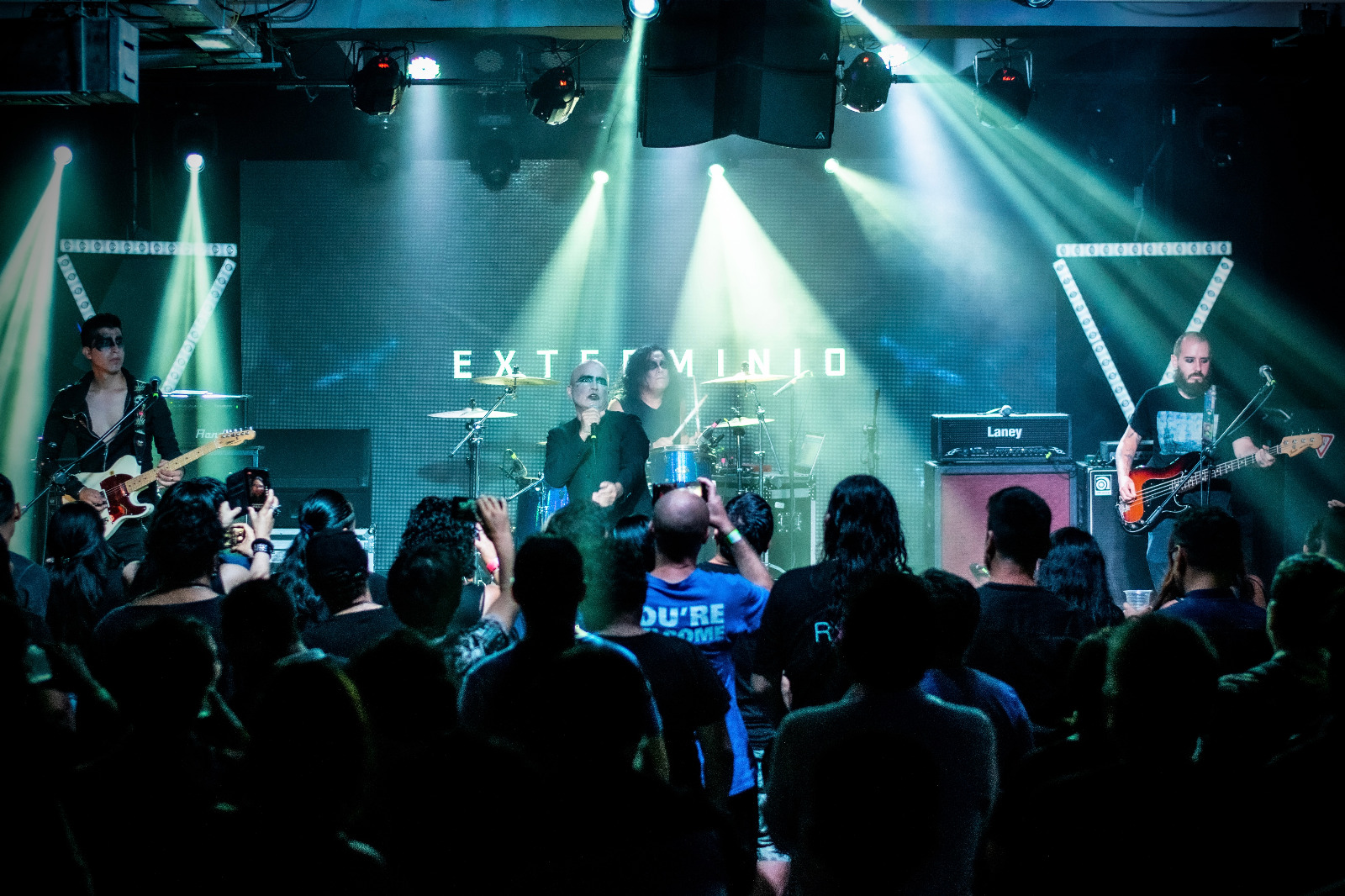 Carlos Compson: post-punk peruano para tu corazón oscuro