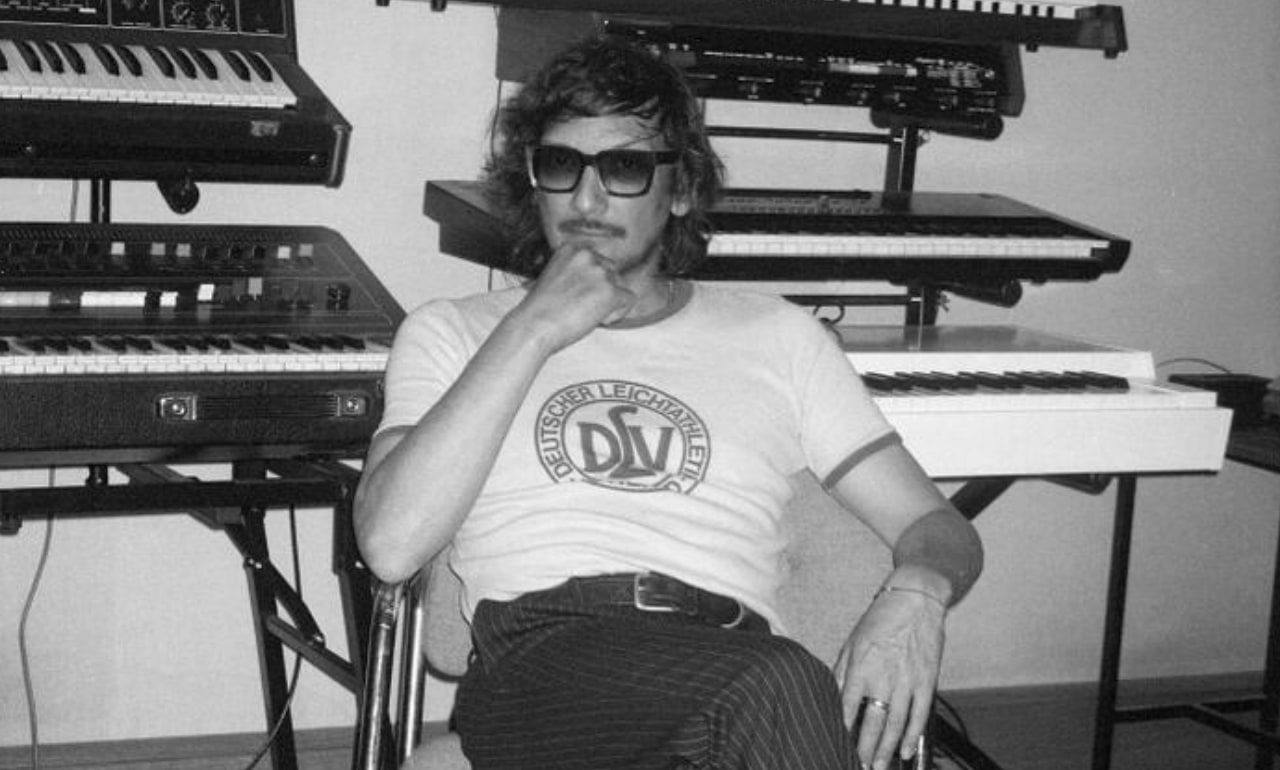 Llega León Larregui a Torreón con el Prismarama Tour