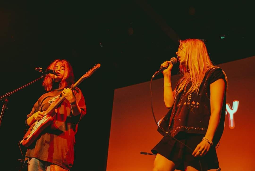 «Ya no es lo mismo» el nuevo sencillo de Bratty: cuando el amor comienza a disiparse 