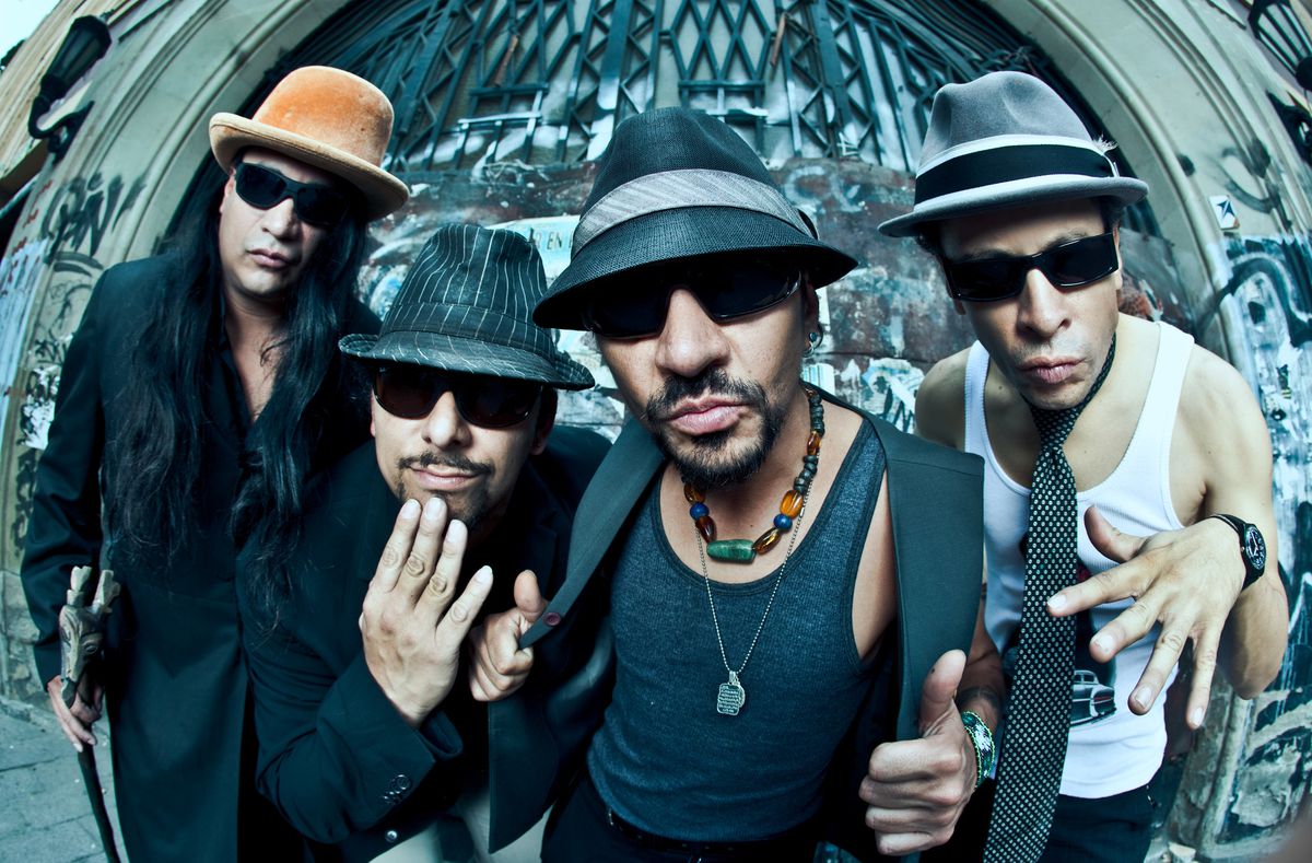 Ofrenda musical para nuestros ancestros: Festival de día de muertos en la vecindad