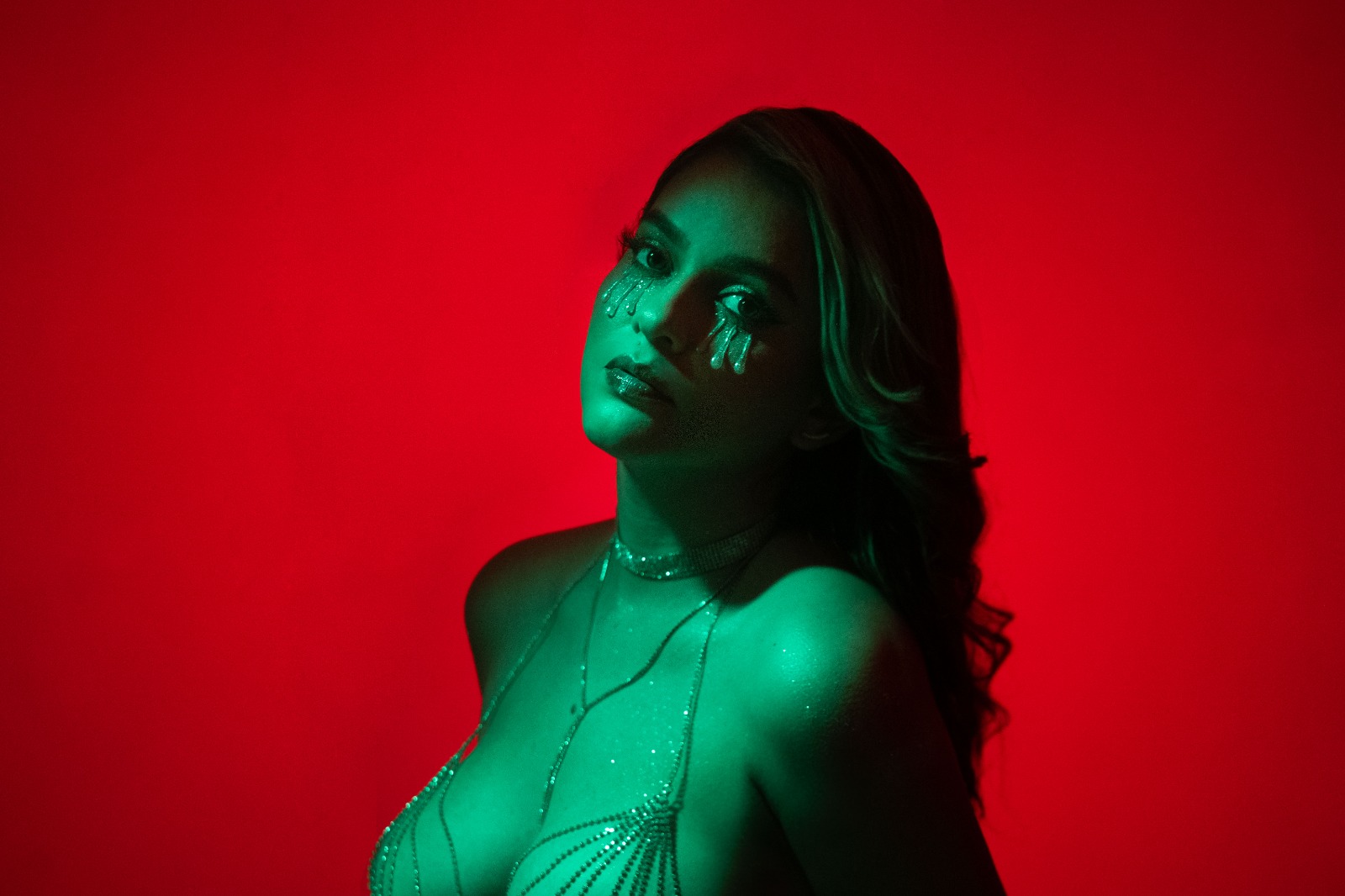 Lyzzh presenta ‘Nox’: Un cautivador y sensual afrobeat para disfrutar de la noche