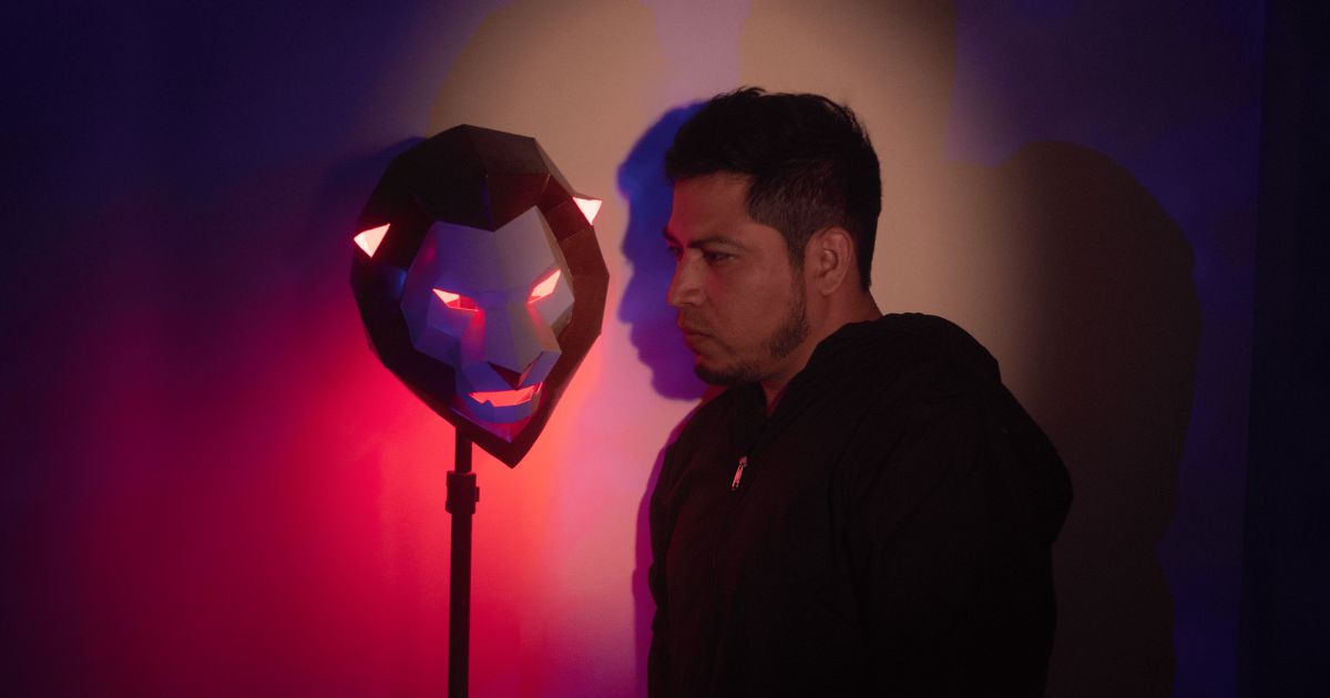 El músico peruano Rinaldo Karó nos presenta su más reciente creación: «Olvidáme»