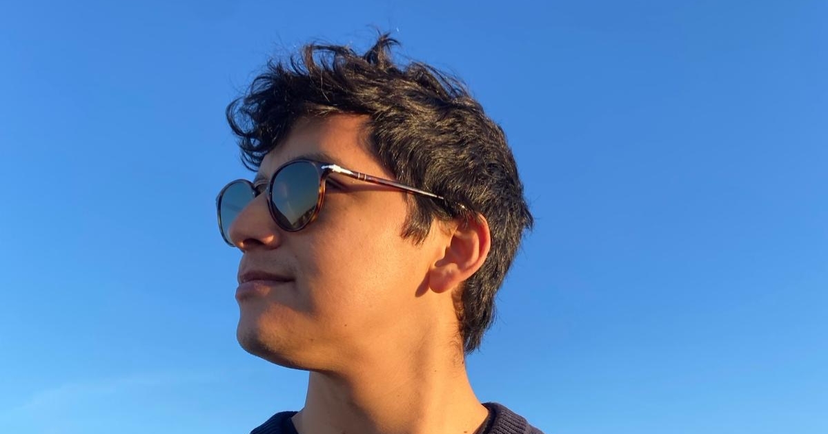 Diego Villanueva explora nuevas dimensiones musicales en «Madera de Árbol Viejo»