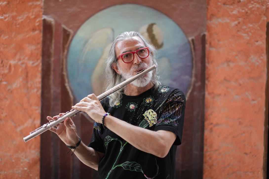 El arte de la simultaneidad: ‘Apus del Alma’, el disco que celebra el legado creativo de Tavo Castillo