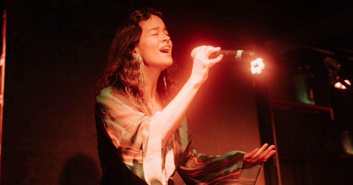 Desde Perú, Nina Bosa revela la arquitectura de la calma en el inicio de ‘Skin of Truth’