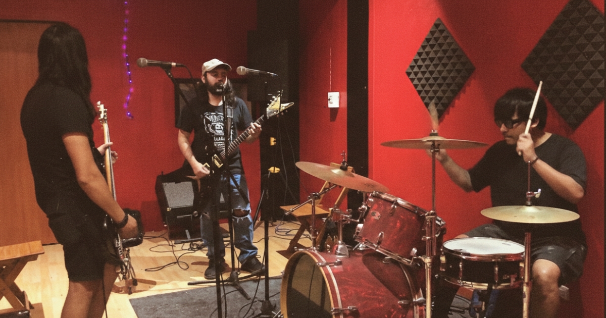 «Obsession (I’m Stuck in my head)» muestra el lado más crudo de Agujero