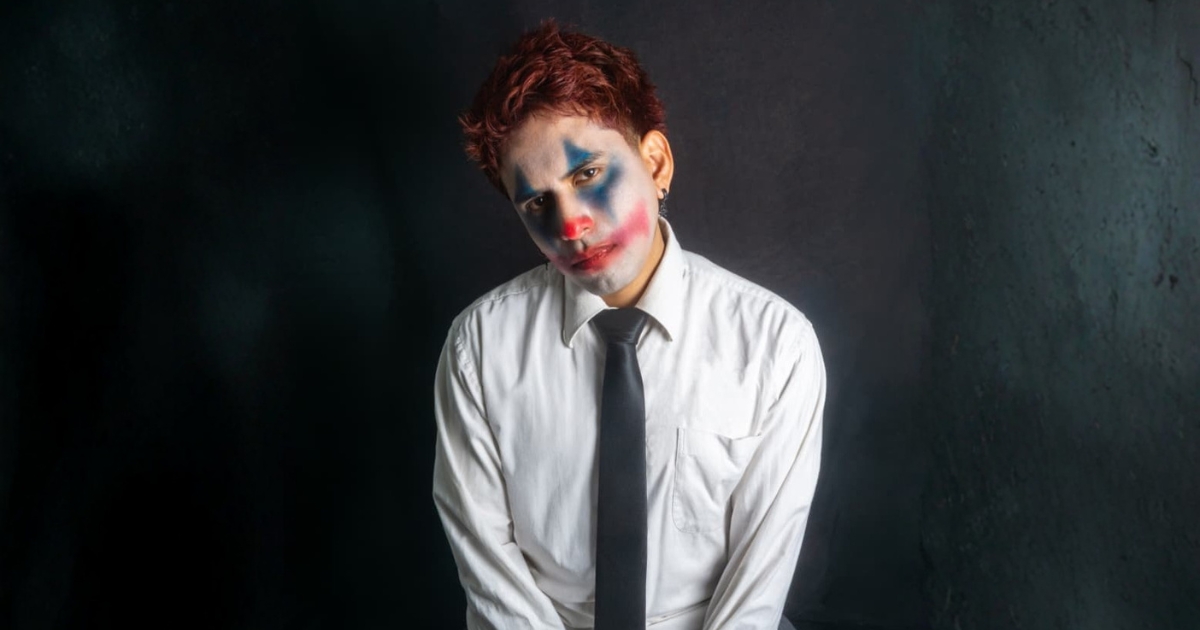 “Sobrepensar sobre pensar y pensar sobre sobrepensar”: Joy Carpintero arranca su nueva etapa en solitario