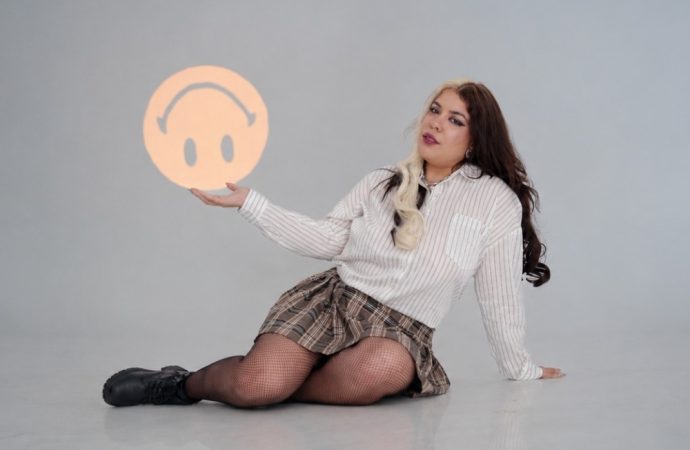 Pixiee Blossom explora el enamoramiento con ‘Amor’.